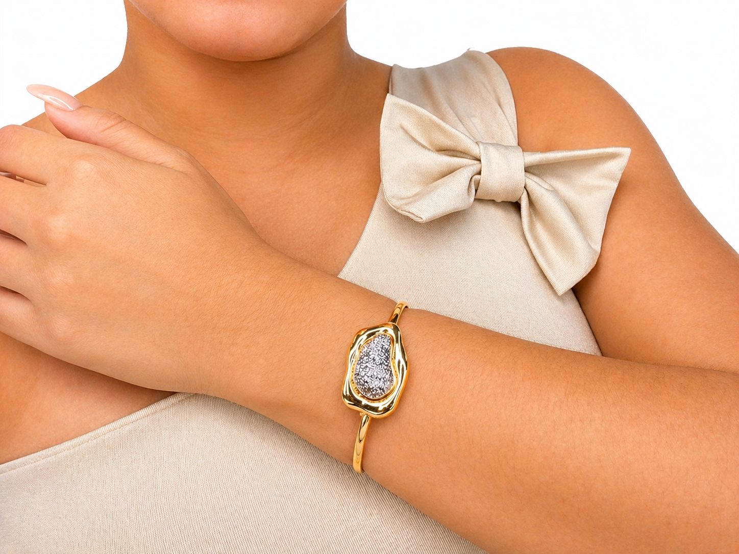Bracelete Dourado com Detalhe Prateado e Banho de Ouro 18K - Imagem 2