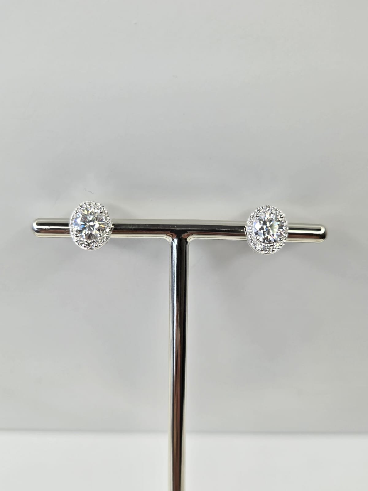 Brinco Halo em Prata 925 com Moissanite Certificada GRA - Imagem 3
